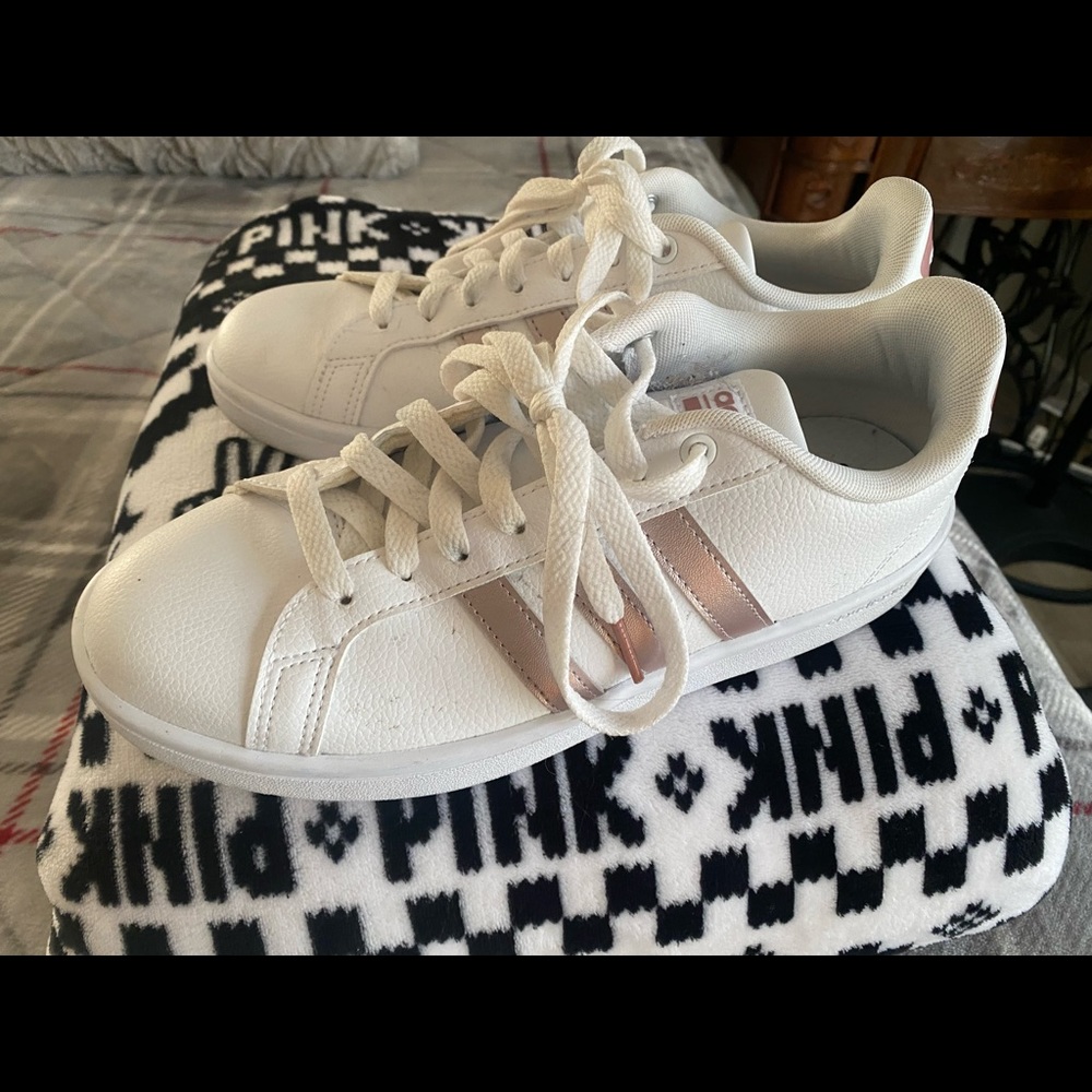 Women Adidas size 8.5 B1G1